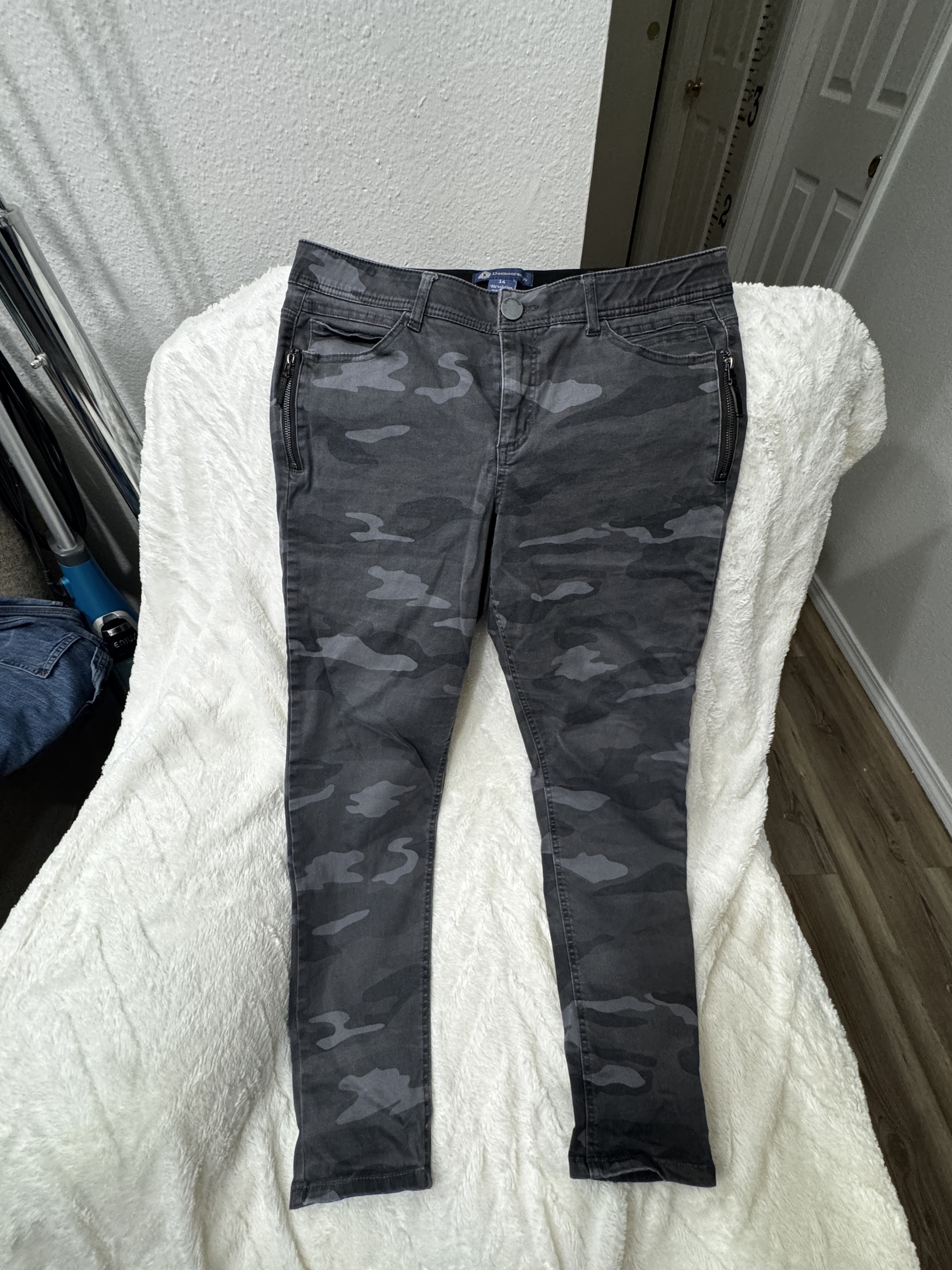 Democracy Gray Camouflage Skinny Jeans